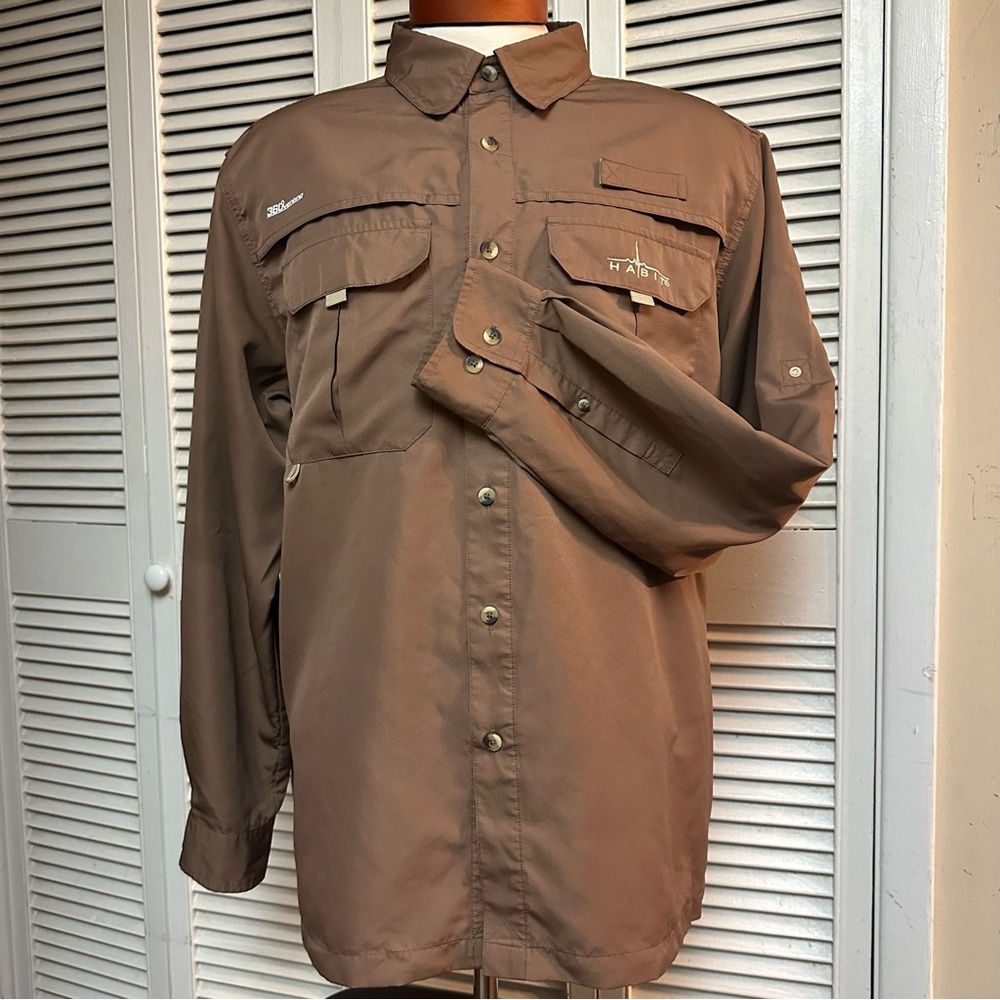 NWOTs  HABIT  Size LARGE  40+ Solar Factor VENTED
